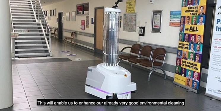 ربات ها محیط بیمارستان را پاکسازی می نمایند