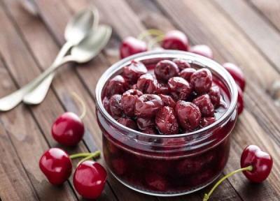 طرز تهیه کمپوت آلبالو